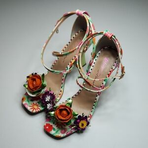 Betsey Johnson ERIKK Floral Heels – Size 8.5 – Garden Party Sandals